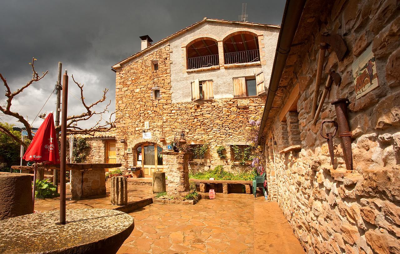 Gasthaus Masia Massanes Tiurana Exterior foto