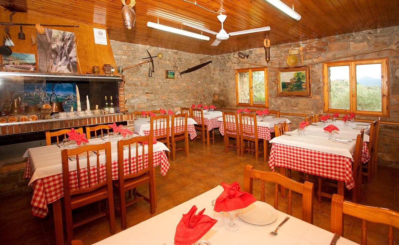 Gasthaus Masia Massanes Tiurana Exterior foto